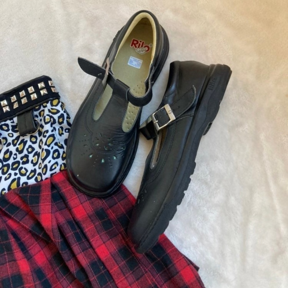 Vintage Black Mary Jane Loafers - Picture 5 of 10